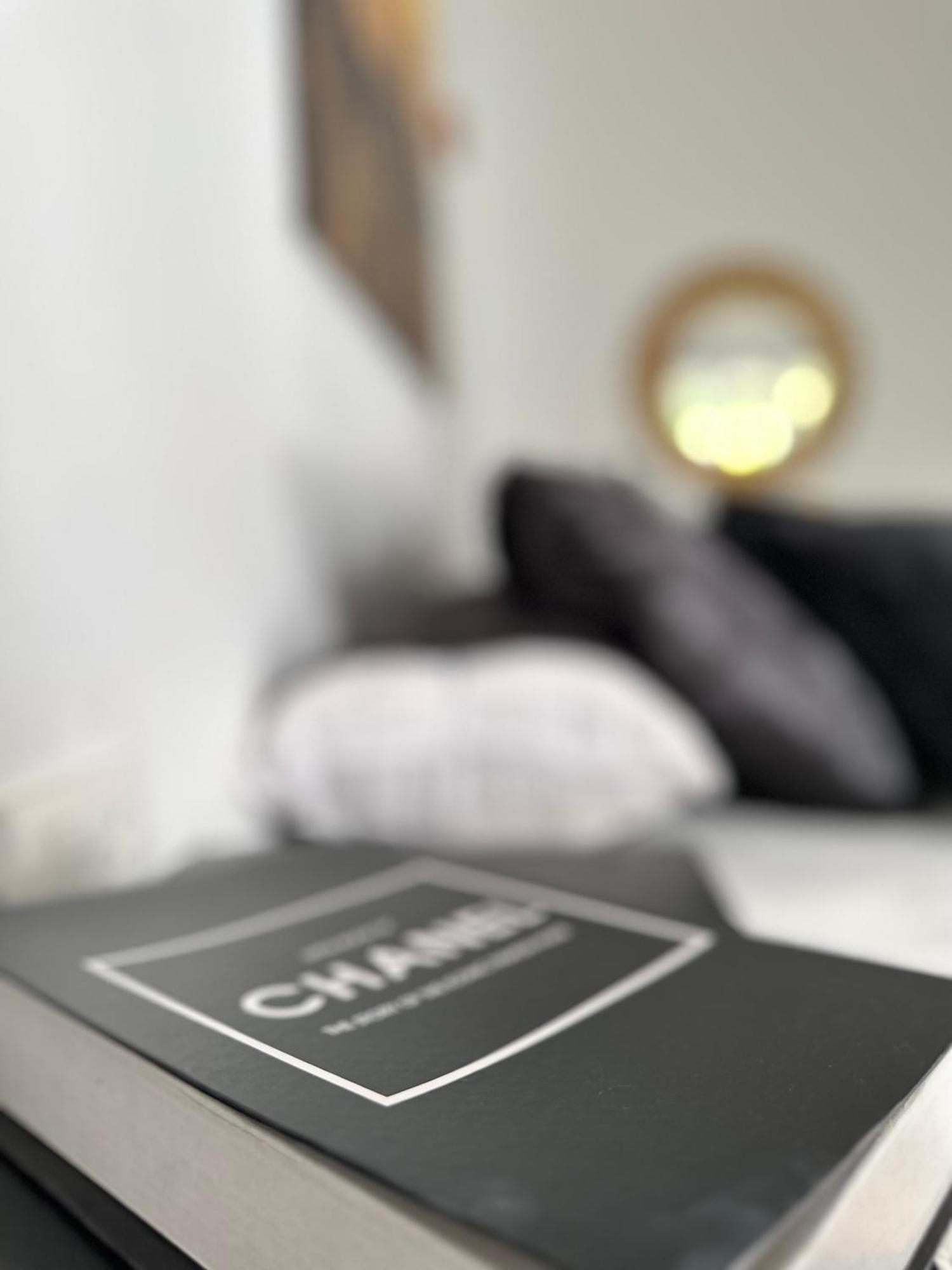 Modern 1-Bedroom Apartment In Zamalek Visits Allowed 카이로 외부 사진