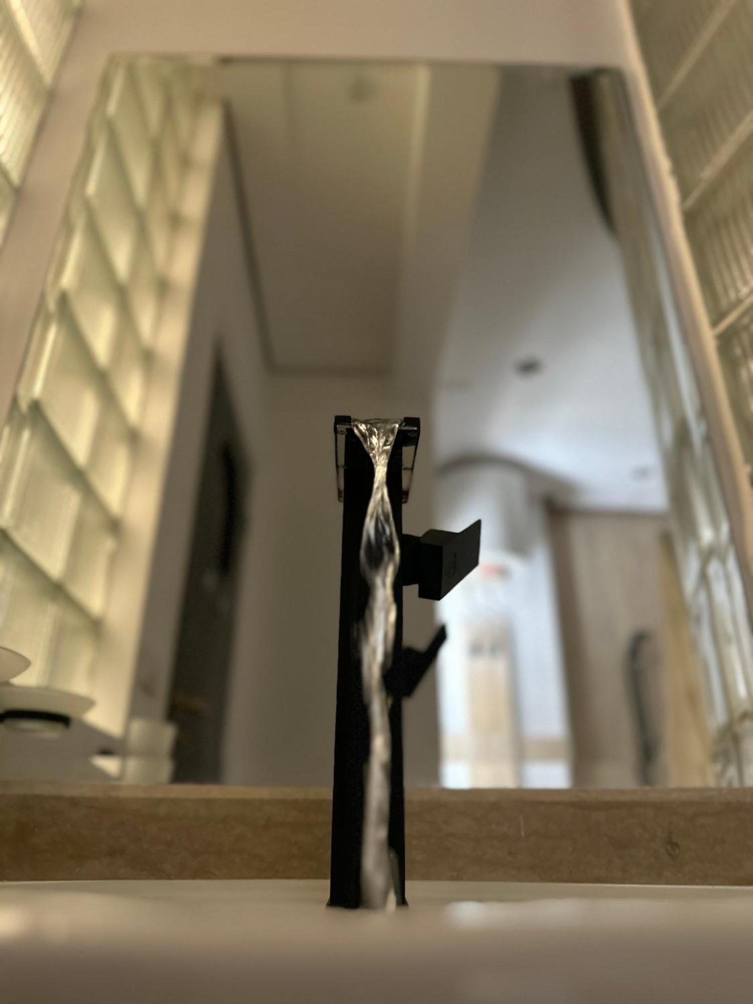 Modern 1-Bedroom Apartment In Zamalek Visits Allowed 카이로 외부 사진