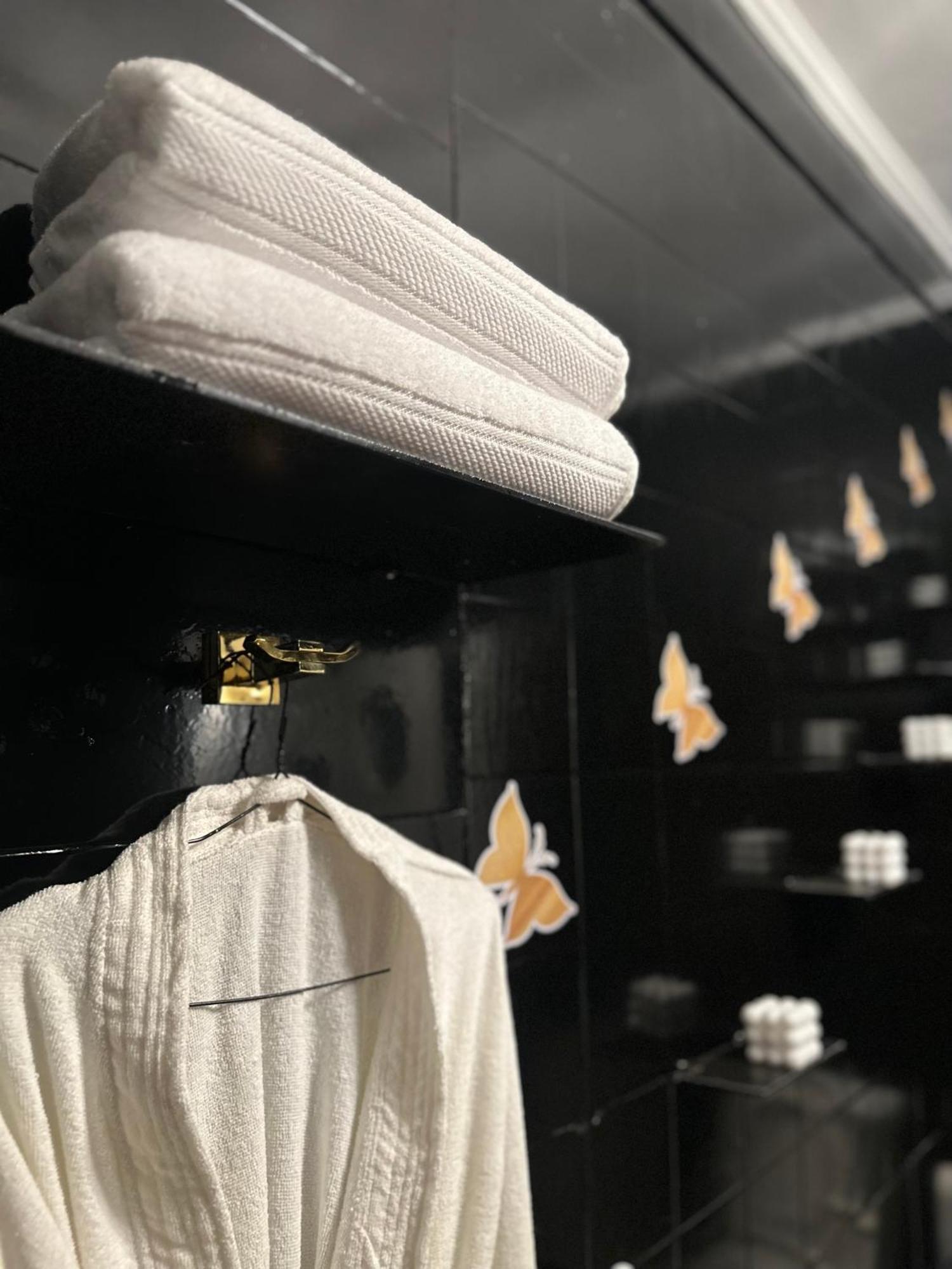 Modern 1-Bedroom Apartment In Zamalek Visits Allowed 카이로 외부 사진